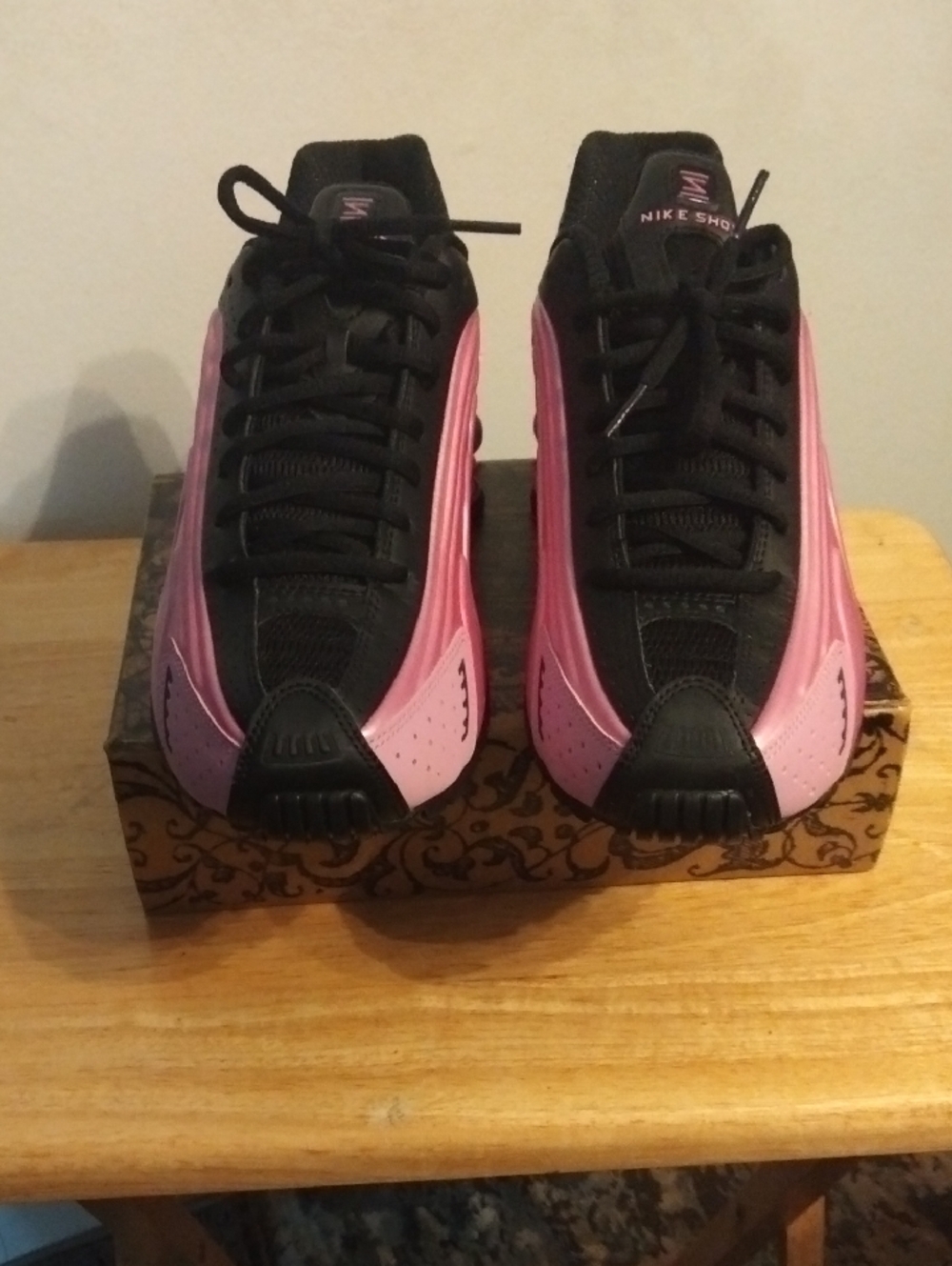 New Nike Women's Black and Pink Athletic Sneakers Size 10